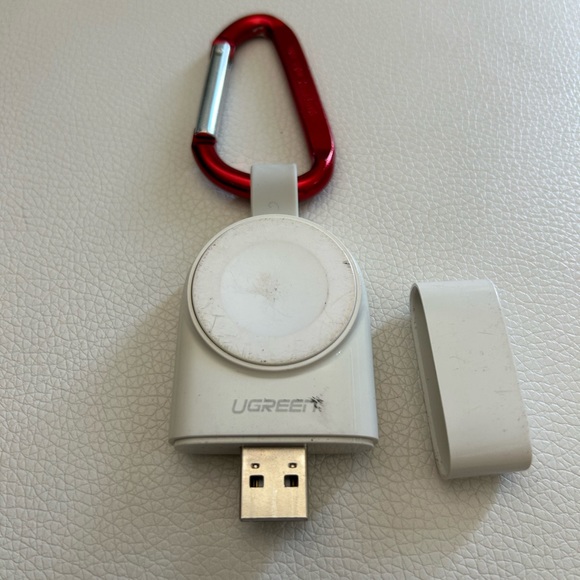 LIKE NEW! Apple Watch Series 4 Rose 🌹 Gold W/accessories - Picture 8 of 8